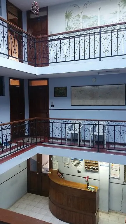 ゲストハウス Hostal Montufar キト